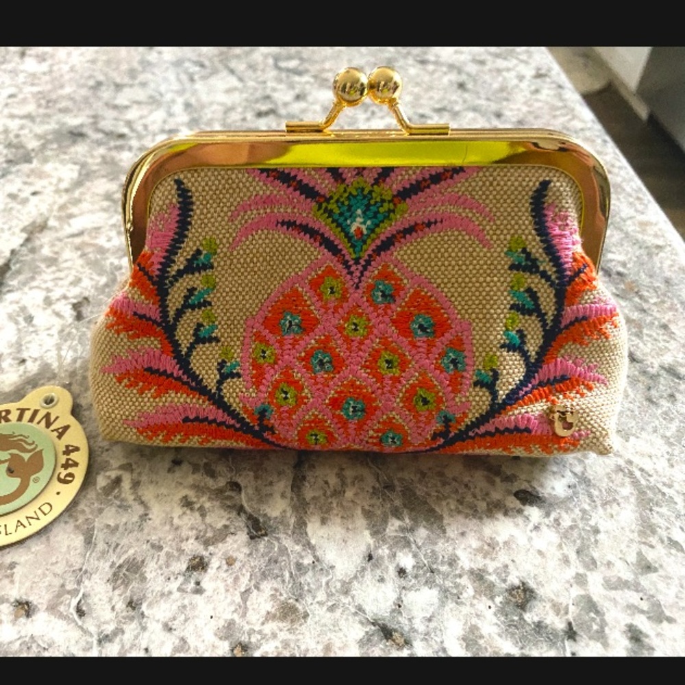 Spartina 449 brand, NWT
Linen fabric-classic embroidery,vibrant Pineapple design